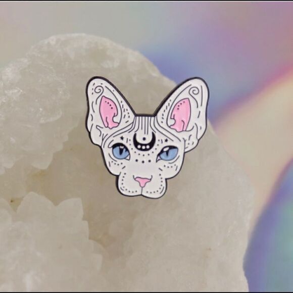 Mystical White Crescent Moon Enamel Brooch Pin - Picture 2 of 3